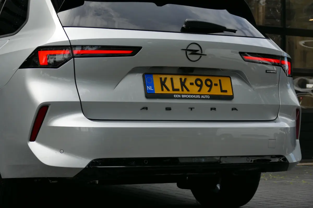 Ultimate - Plug-In Hybrid | 3,7 kW boordlader | Achteruitrijcamera 180° | Adaptive Cruise control