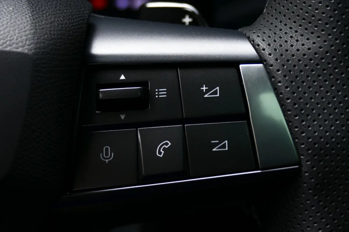 Ultimate - Plug-In Hybrid | 3,7 kW boordlader | Achteruitrijcamera 180° | Adaptive Cruise control
