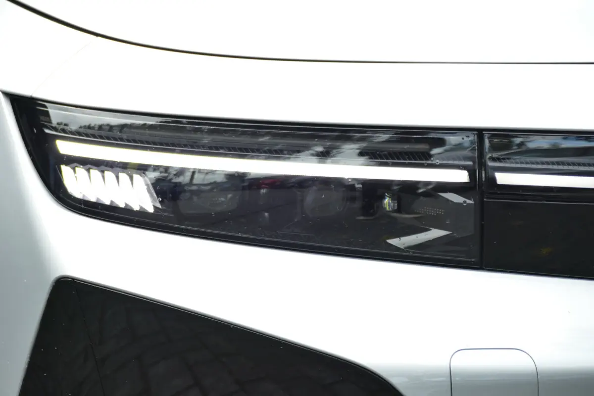 Ultimate - Plug-In Hybrid | 3,7 kW boordlader | Achteruitrijcamera 180° | Adaptive Cruise control