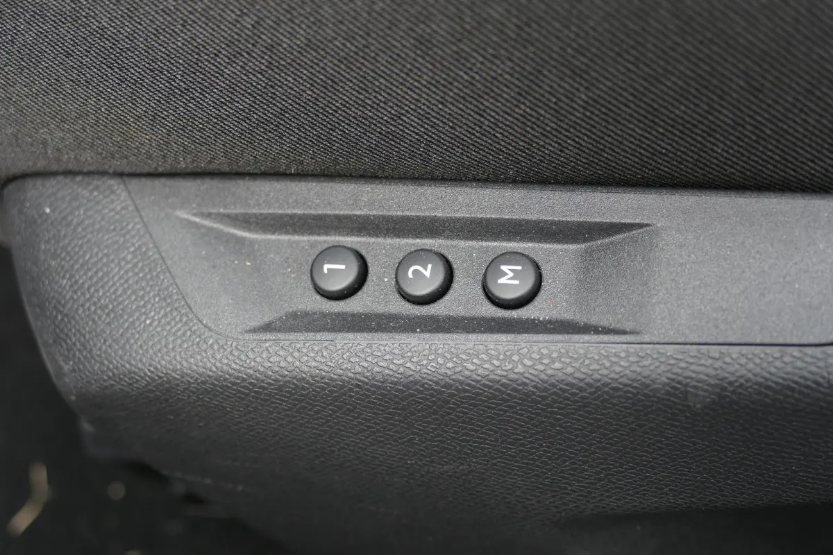 Ultimate - Plug-In Hybrid | 3,7 kW boordlader | Achteruitrijcamera 180° | Adaptive Cruise control