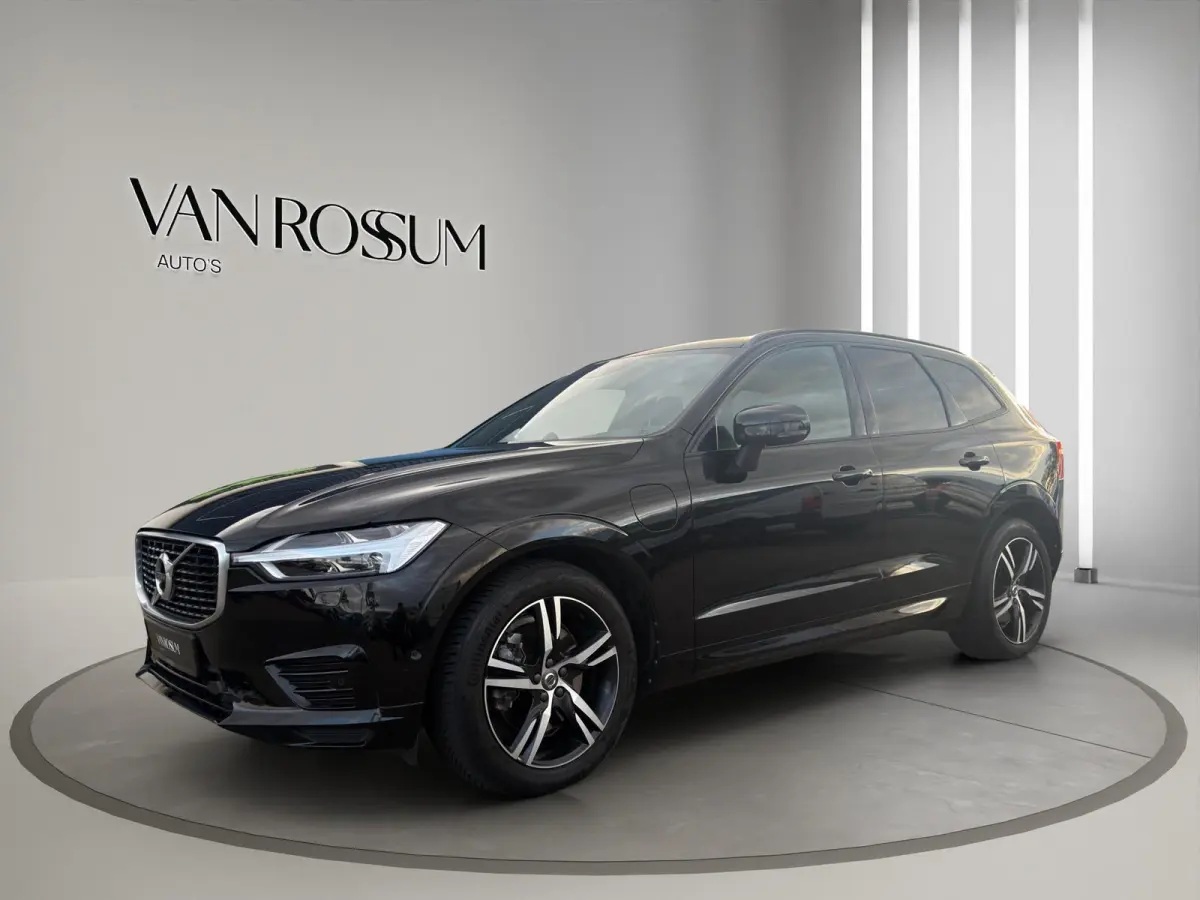 2.0 T8 Twin Engine AWD R-Design Pano B&W Lucht