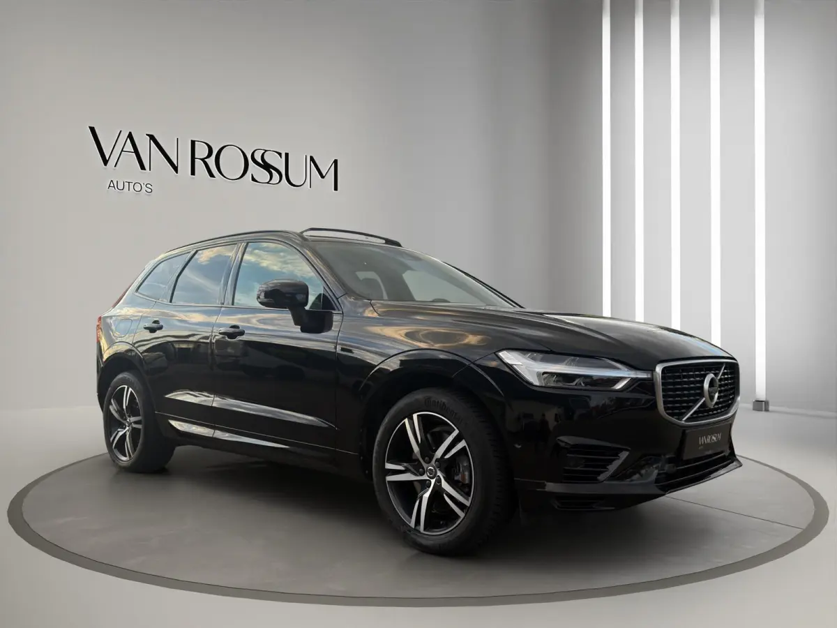 2.0 T8 Twin Engine AWD R-Design Pano B&W Lucht