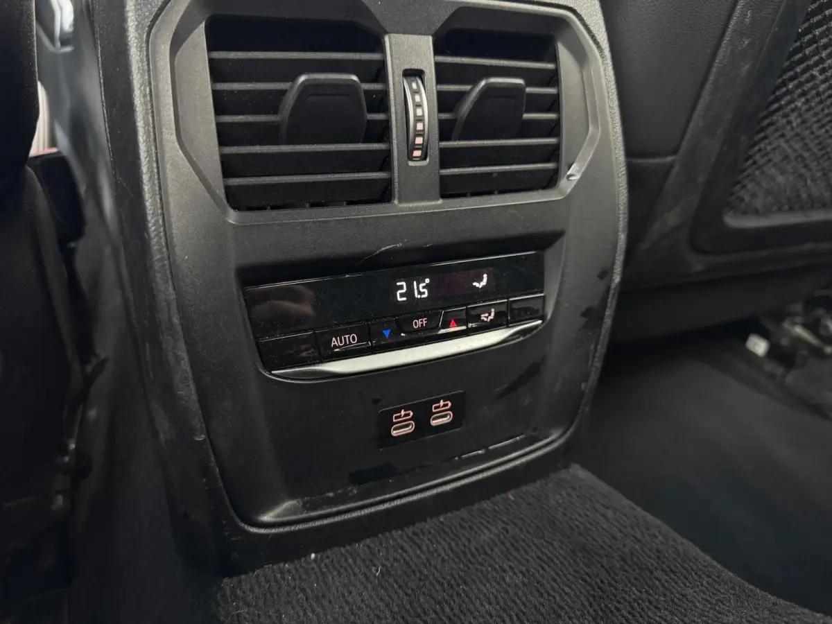 eDrive40 High Executive 84 kWh | half Leder | Camera | Full LED | CarPlay | DAB+ | Cruise | Climate | Navigatie