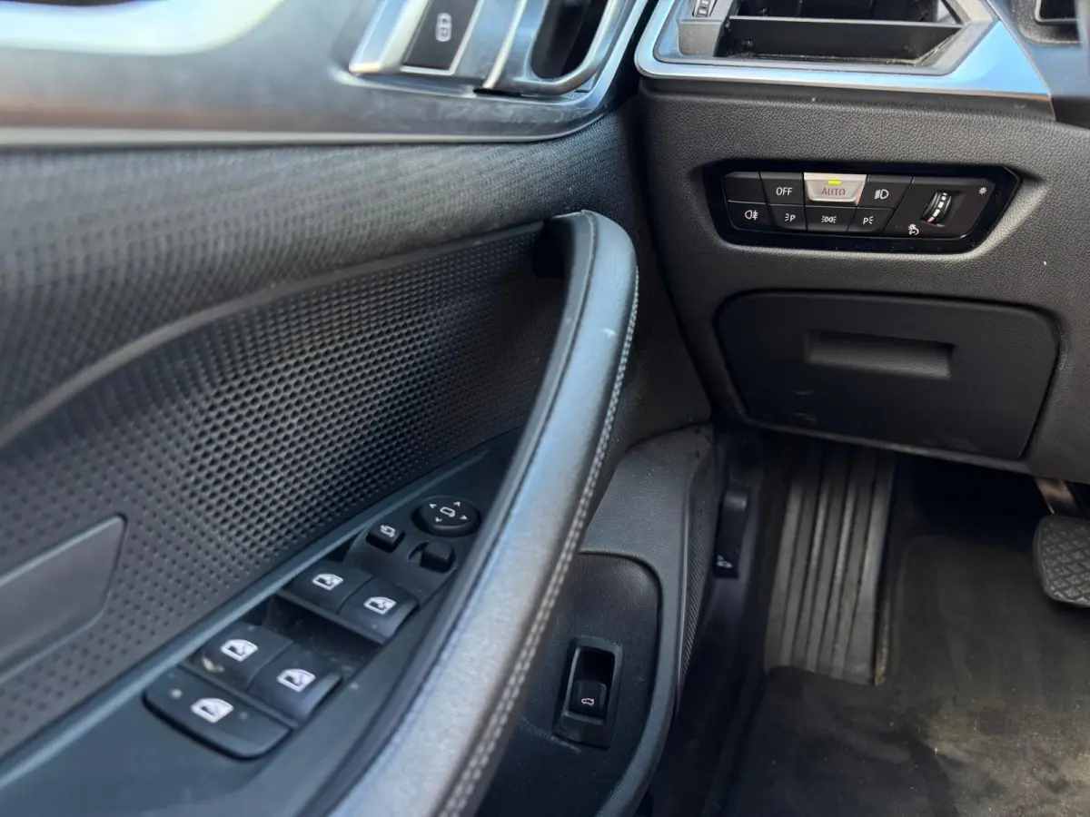 eDrive40 High Executive 84 kWh | half Leder | Camera | Full LED | CarPlay | DAB+ | Cruise | Climate | Navigatie