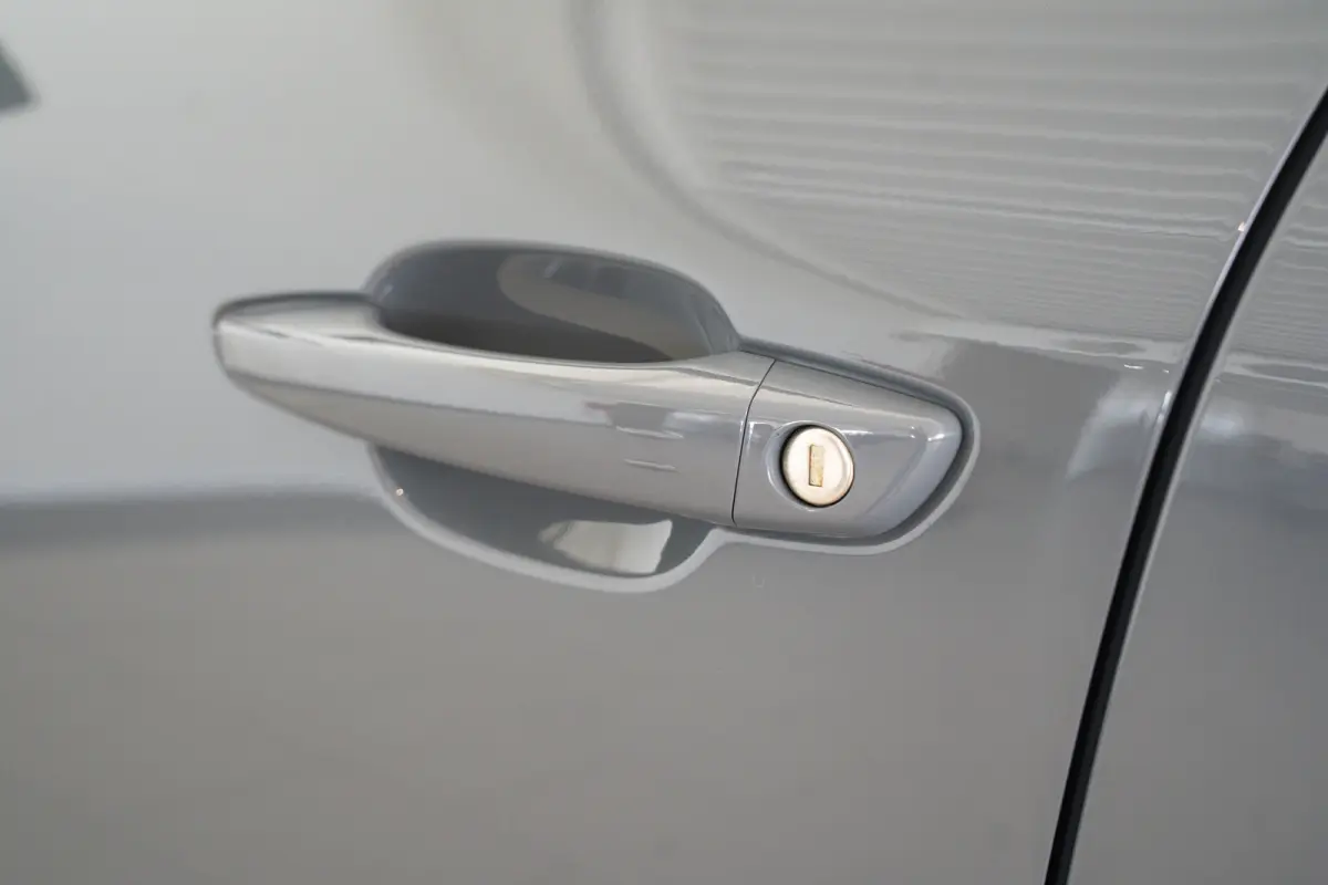 Edition | Electronic Climate Control | Elektrisch bedienbare en verwarmde buitenspiegels | LED koplampen met LED dagrijverlichting en LED achterlichten