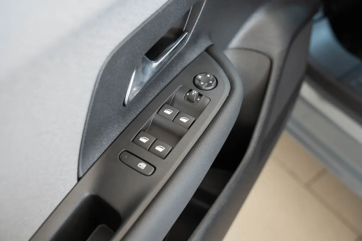 Edition | Electronic Climate Control | Elektrisch bedienbare en verwarmde buitenspiegels | LED koplampen met LED dagrijverlichting en LED achterlichten