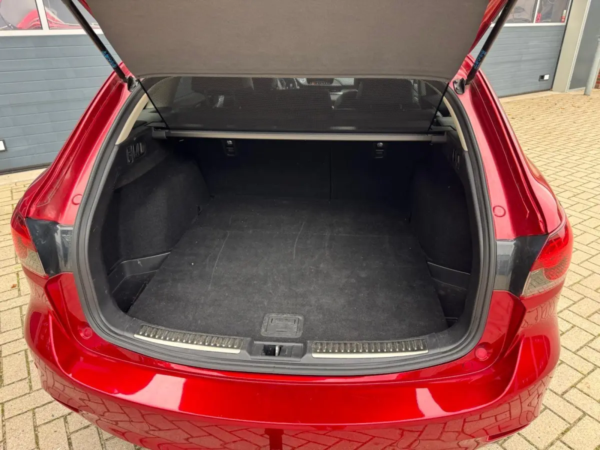 2.0 SkyActiv-G 165 Business Automaat | Leder | Adaptive cruise | 360 camera | Carplay | LED | DAB | Trekhaak