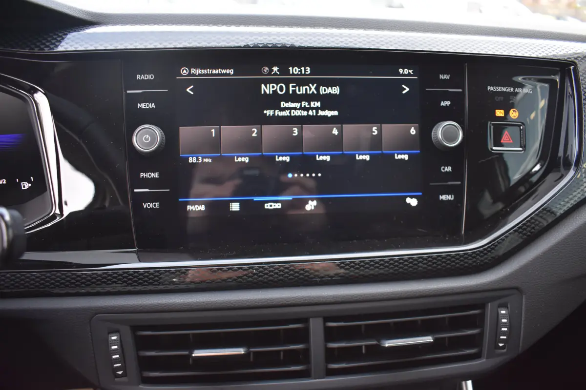 Life Edition | 'App-Connect' smartphone integratie | Airconditioning automatisch (Climatronic), 2-zone | Buitenspiegels elektrisch instel- verwarm- en inklapbaar