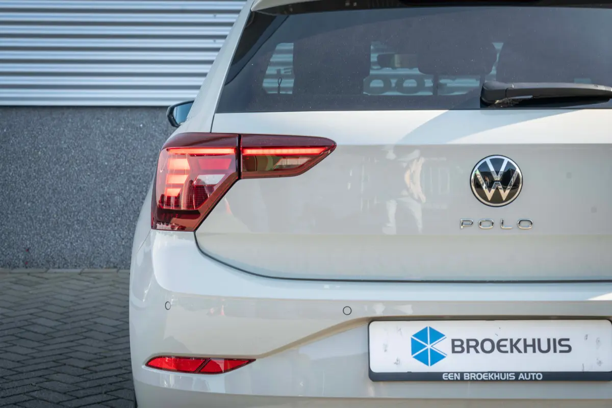 Life Edition | 'App-Connect' smartphone integratie | Airconditioning automatisch (Climatronic), 2-zone | Buitenspiegels elektrisch instel- verwarm- en inklapbaar