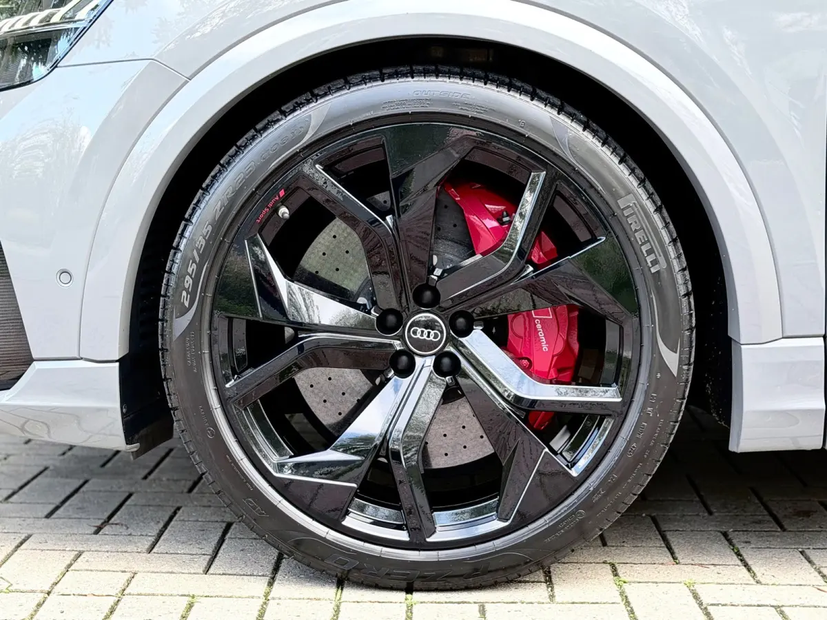 RSQ8 4.0 TFSI quattro Carbon/Keramisch/HuD