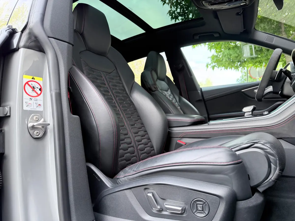RSQ8 4.0 TFSI quattro Carbon/Keramisch/HuD