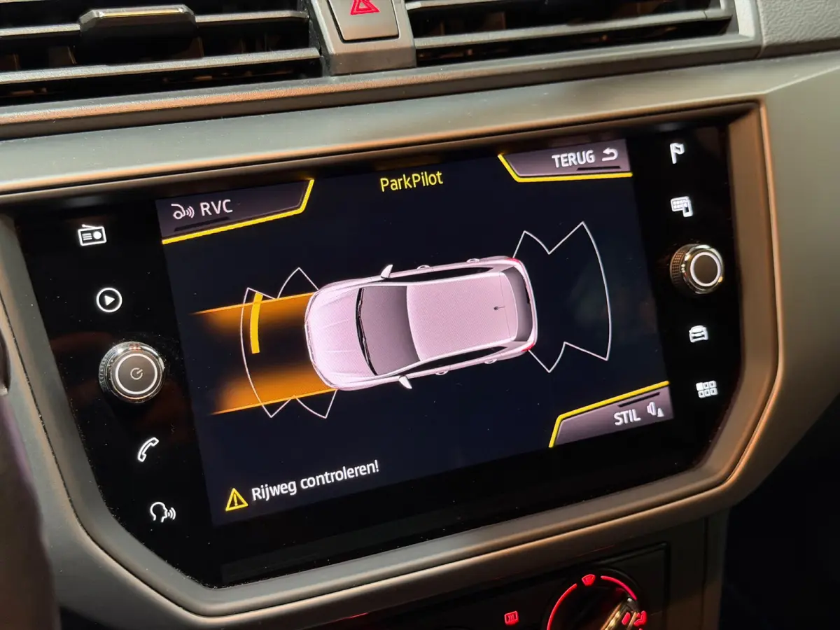 1.0 TSI Style Business Intense NAVI/CARPLAY/CRUISE/CAMERA/PDC/ACC/FRONT-ASSIST/VDOH/12-MND-GARANTIE