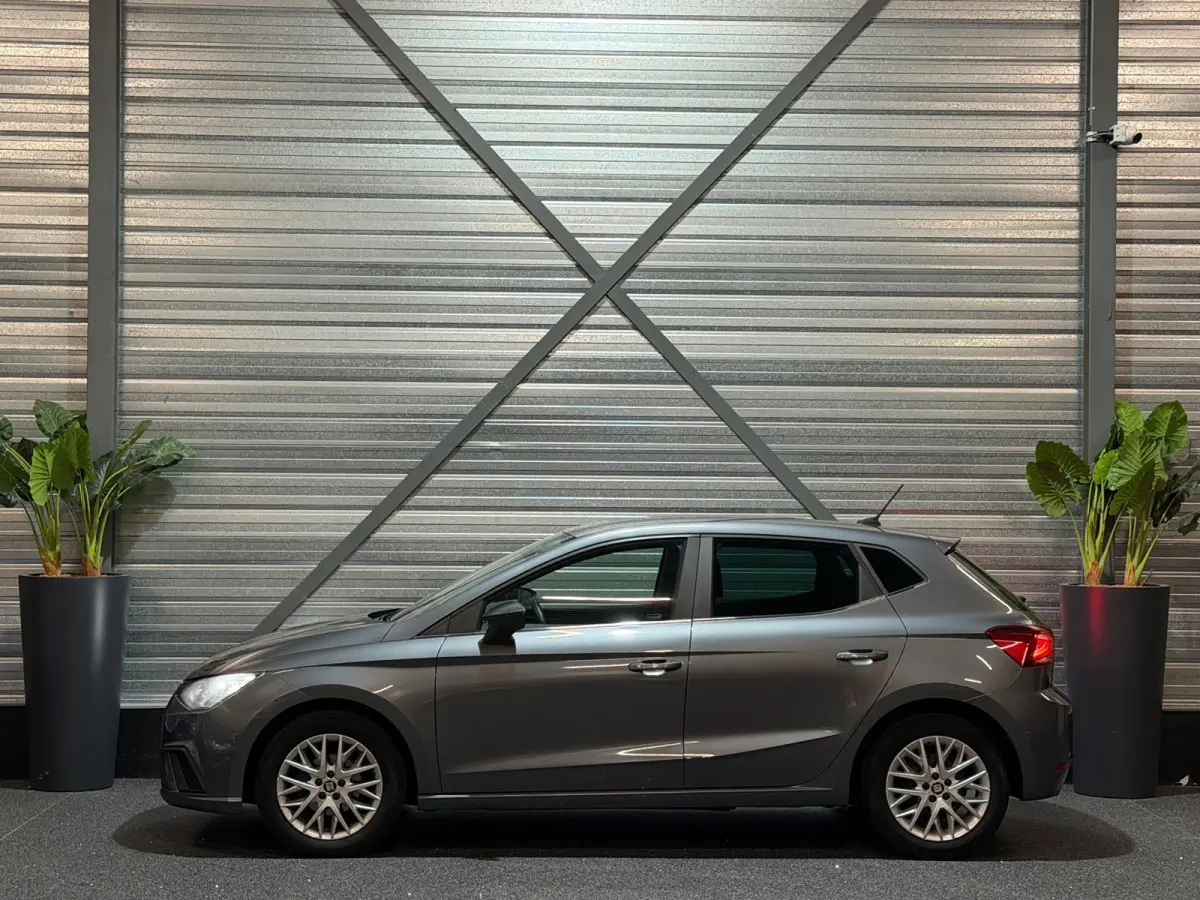 1.0 TSI Style Business Intense NAVI/CARPLAY/CRUISE/CAMERA/PDC/ACC/FRONT-ASSIST/VDOH/12-MND-GARANTIE