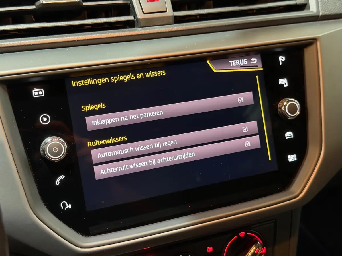 1.0 TSI Style Business Intense NAVI/CARPLAY/CRUISE/CAMERA/PDC/ACC/FRONT-ASSIST/VDOH/12-MND-GARANTIE