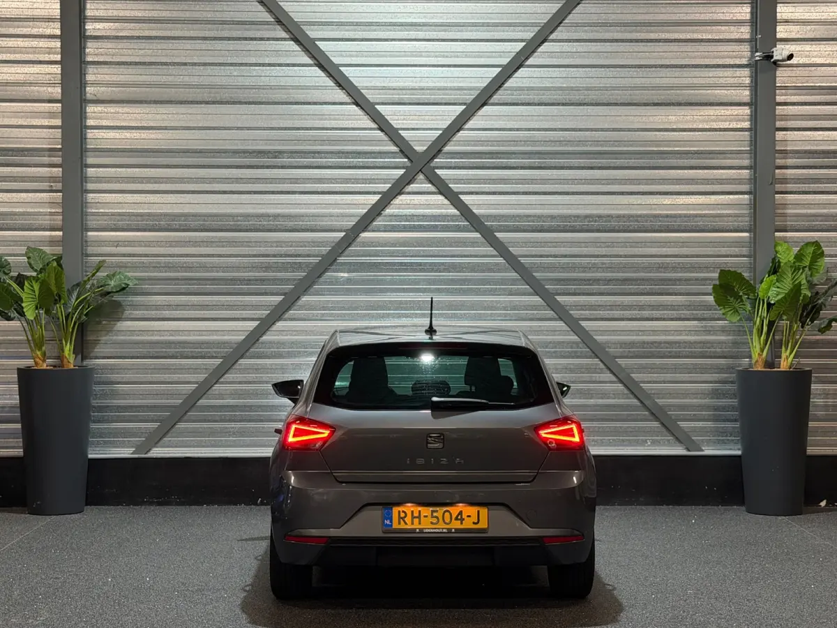 1.0 TSI Style Business Intense NAVI/CARPLAY/CRUISE/CAMERA/PDC/ACC/FRONT-ASSIST/VDOH/12-MND-GARANTIE