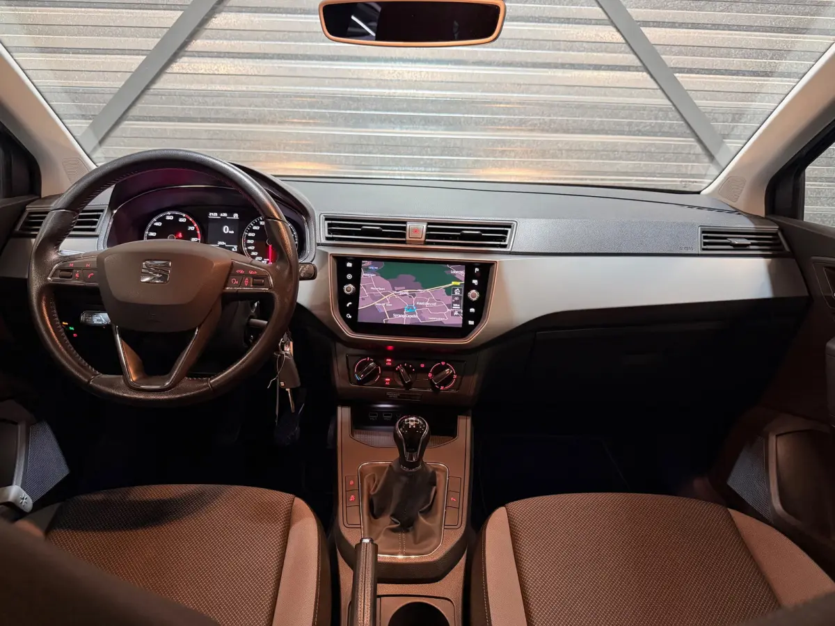 1.0 TSI Style Business Intense NAVI/CARPLAY/CRUISE/CAMERA/PDC/ACC/FRONT-ASSIST/VDOH/12-MND-GARANTIE