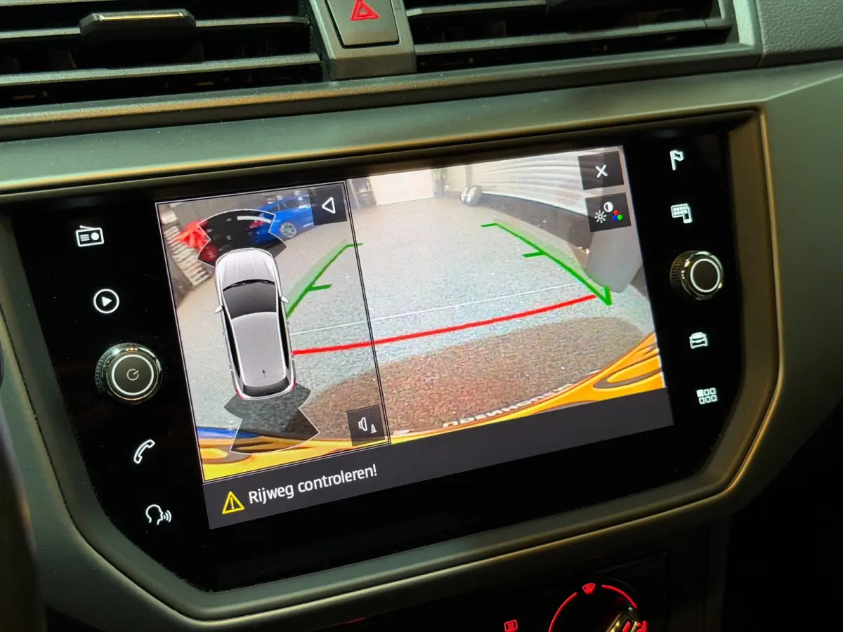1.0 TSI Style Business Intense NAVI/CARPLAY/CRUISE/CAMERA/PDC/ACC/FRONT-ASSIST/VDOH/12-MND-GARANTIE