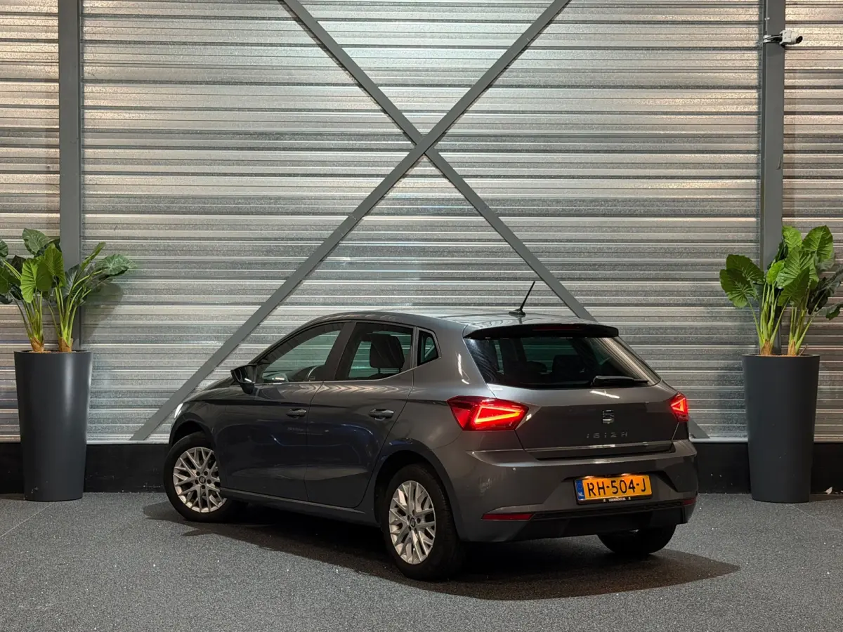 1.0 TSI Style Business Intense NAVI/CARPLAY/CRUISE/CAMERA/PDC/ACC/FRONT-ASSIST/VDOH/12-MND-GARANTIE