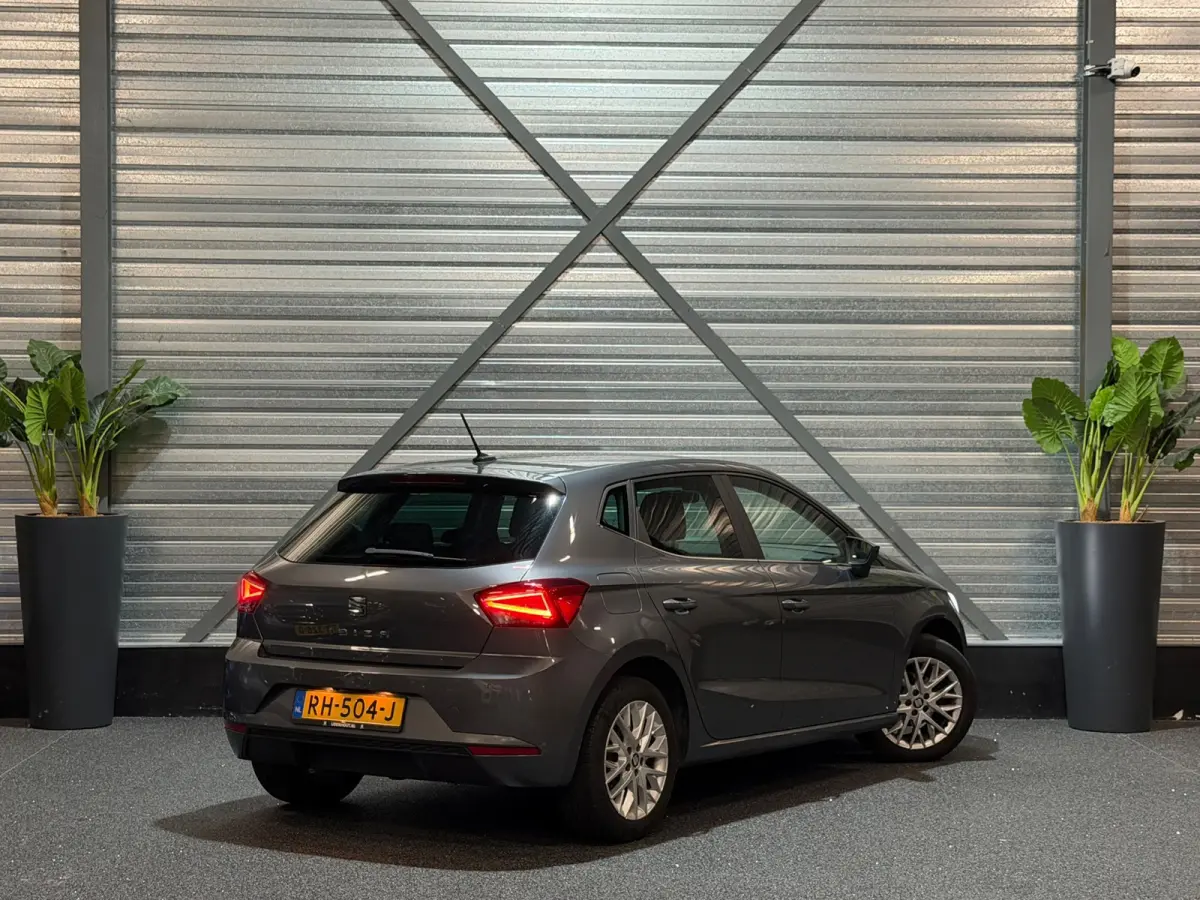 1.0 TSI Style Business Intense NAVI/CARPLAY/CRUISE/CAMERA/PDC/ACC/FRONT-ASSIST/VDOH/12-MND-GARANTIE