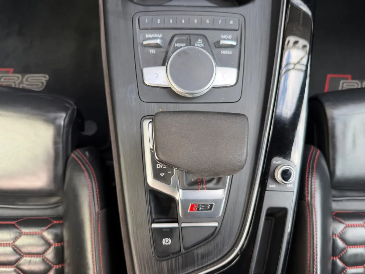 2.9 TFSI RS 4 quattro PANO.HUD.LEER.CLIMA.B&O.VOLL!