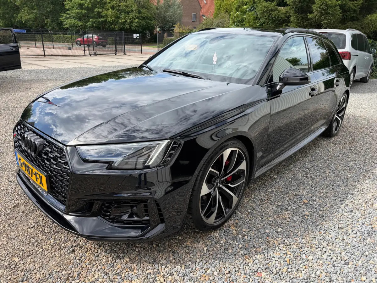 2.9 TFSI RS 4 quattro PANO.HUD.LEER.CLIMA.B&O.VOLL!