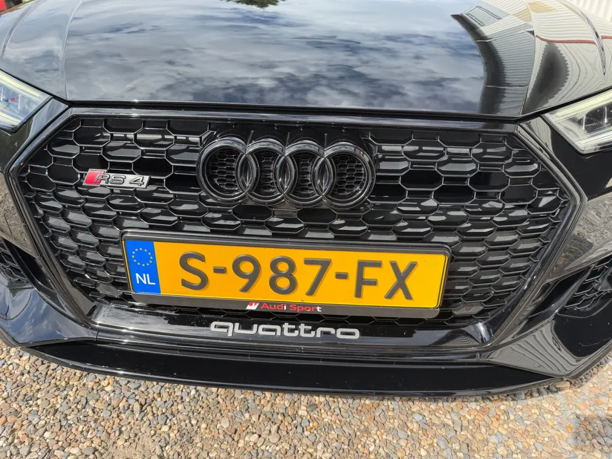 2.9 TFSI RS 4 quattro PANO.HUD.LEER.CLIMA.B&O.VOLL!