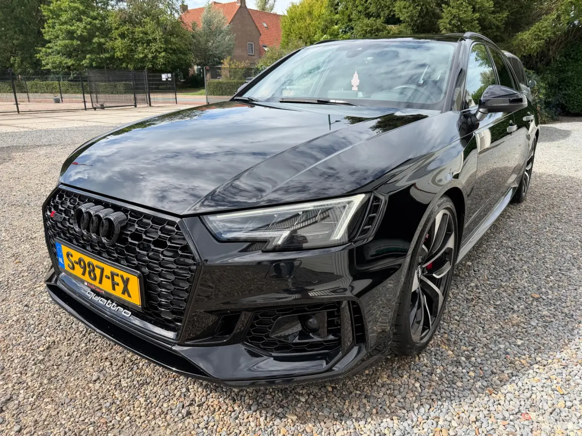 2.9 TFSI RS 4 quattro PANO.HUD.LEER.CLIMA.B&O.VOLL!