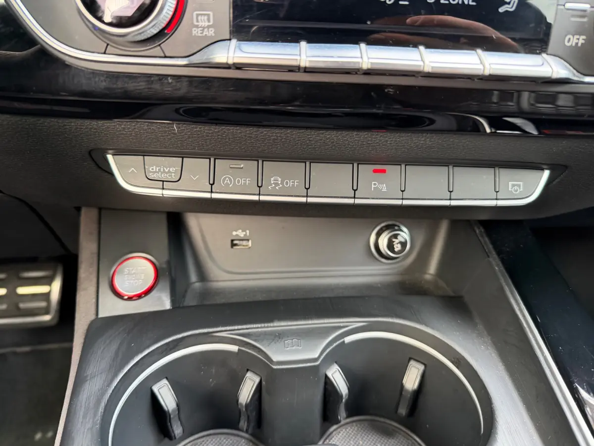 2.9 TFSI RS 4 quattro PANO.HUD.LEER.CLIMA.B&O.VOLL!