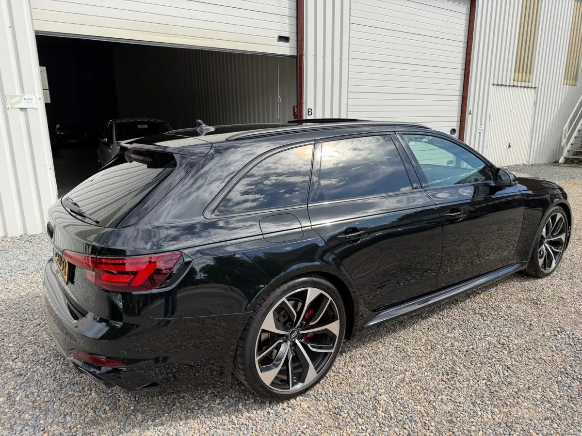 2.9 TFSI RS 4 quattro PANO.HUD.LEER.CLIMA.B&O.VOLL!