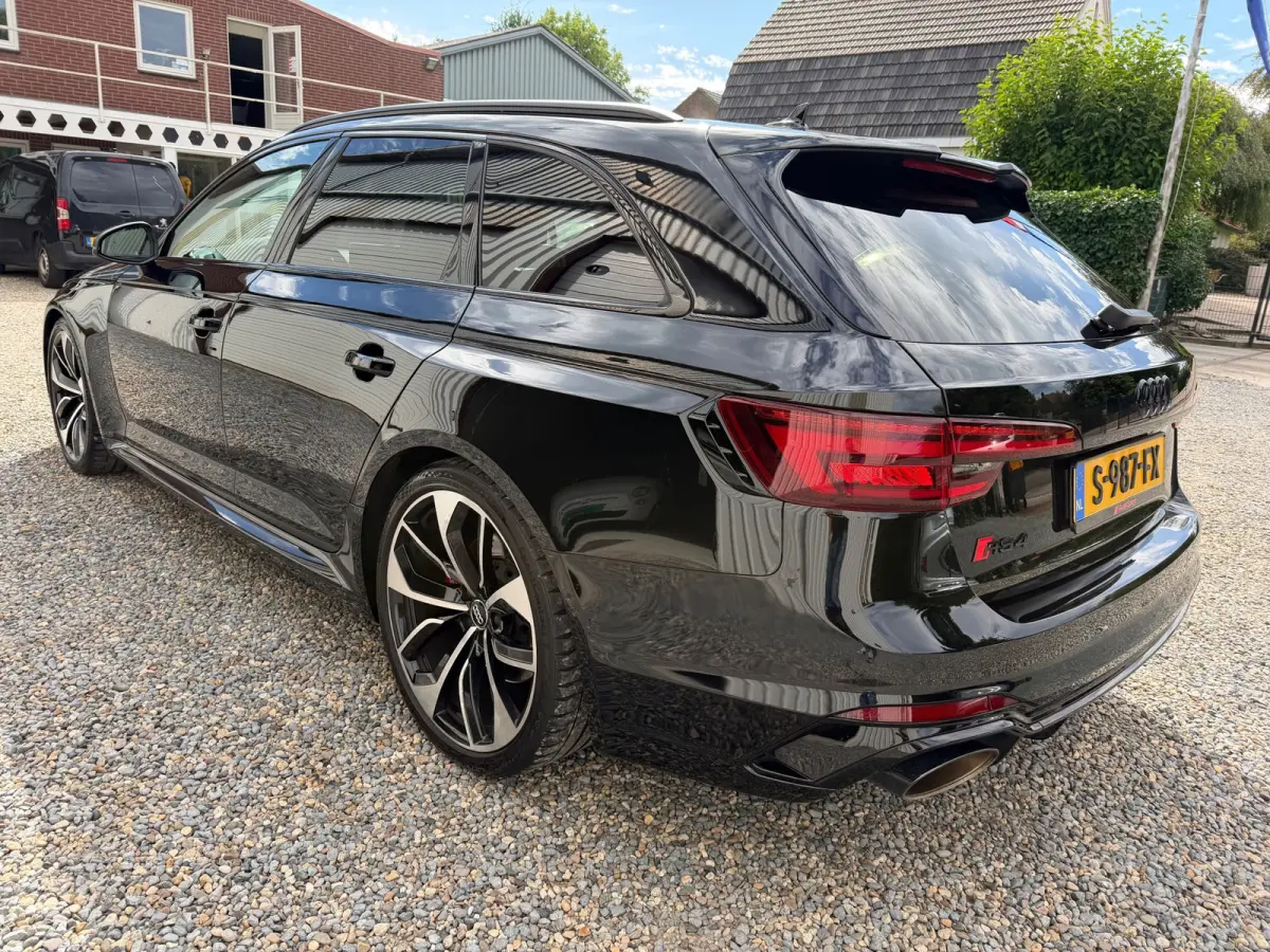 2.9 TFSI RS 4 quattro PANO.HUD.LEER.CLIMA.B&O.VOLL!