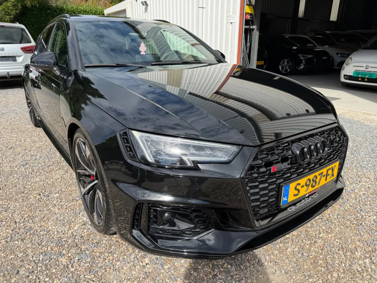 2.9 TFSI RS 4 quattro PANO.HUD.LEER.CLIMA.B&O.VOLL!