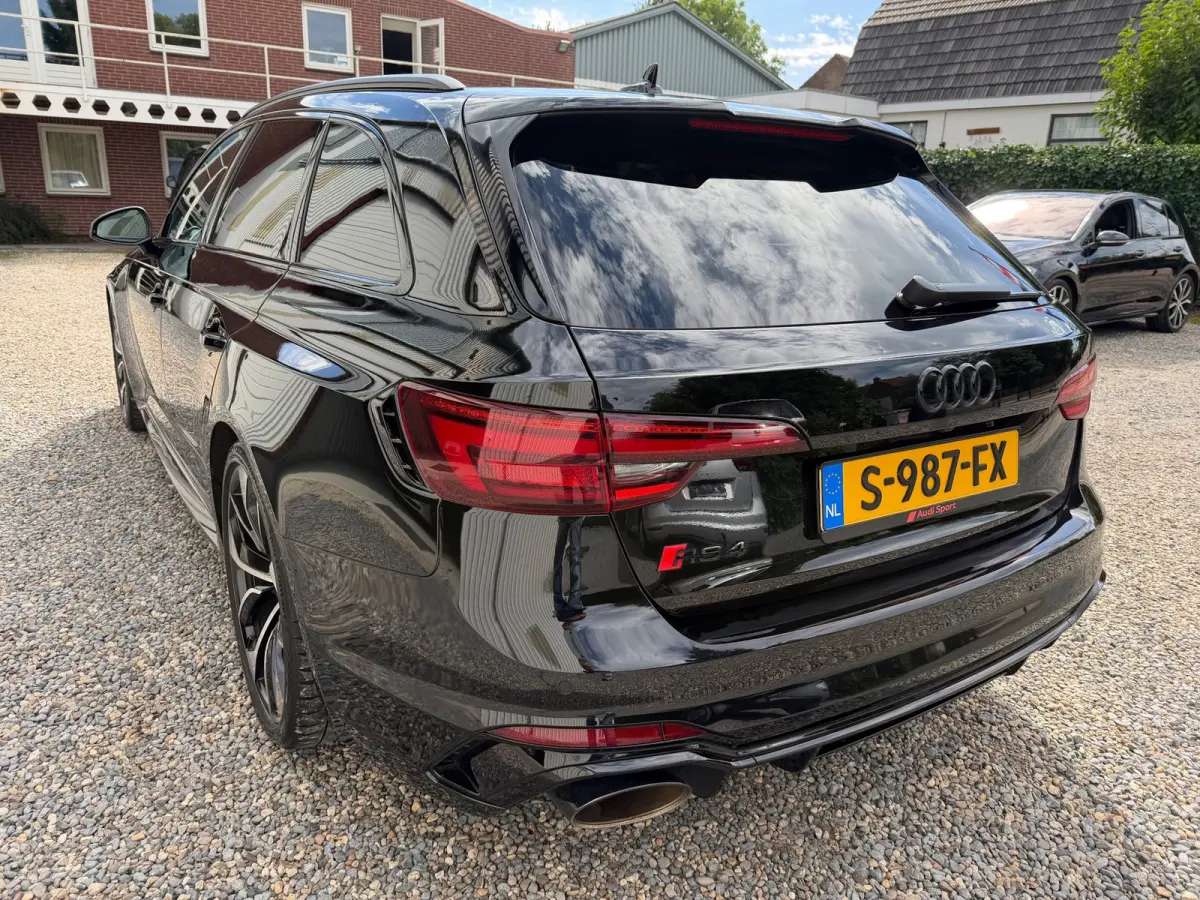 2.9 TFSI RS 4 quattro PANO.HUD.LEER.CLIMA.B&O.VOLL!