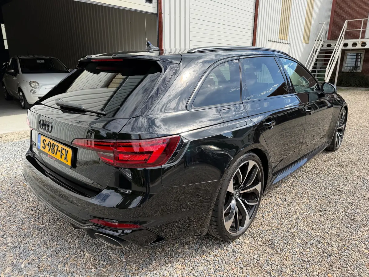 2.9 TFSI RS 4 quattro PANO.HUD.LEER.CLIMA.B&O.VOLL!