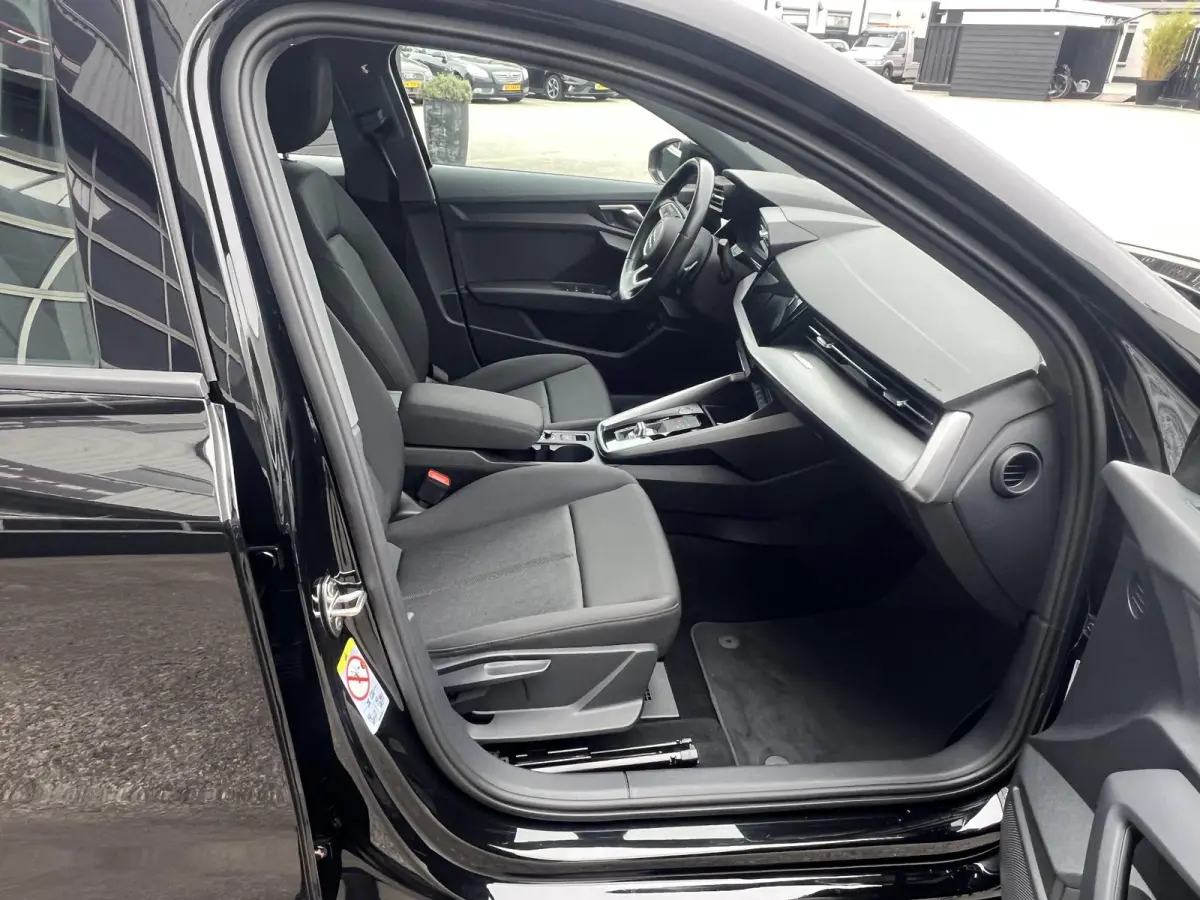 40 TFSI e Business edition 150 KW 204 pk Carplay Parkeerhulp