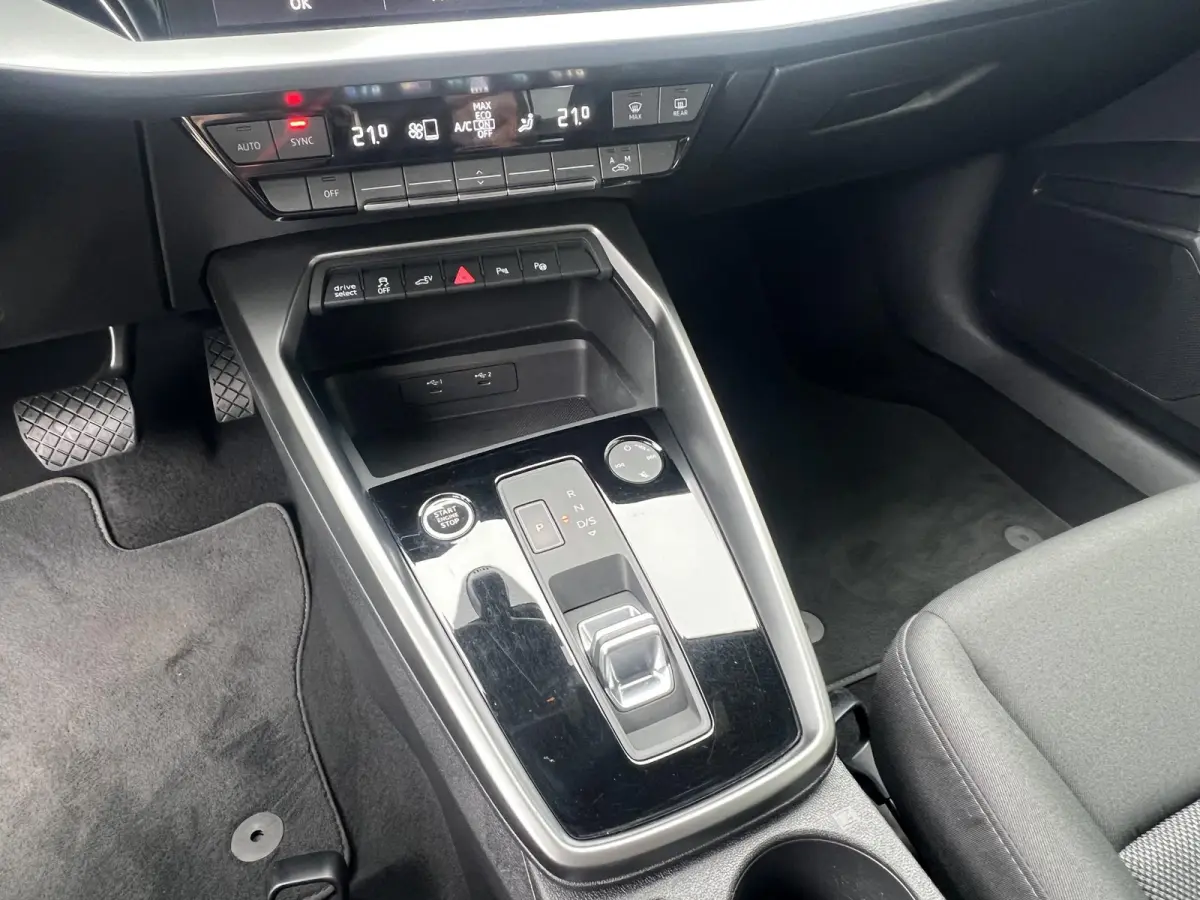 40 TFSI e Business edition 150 KW 204 pk Carplay Parkeerhulp