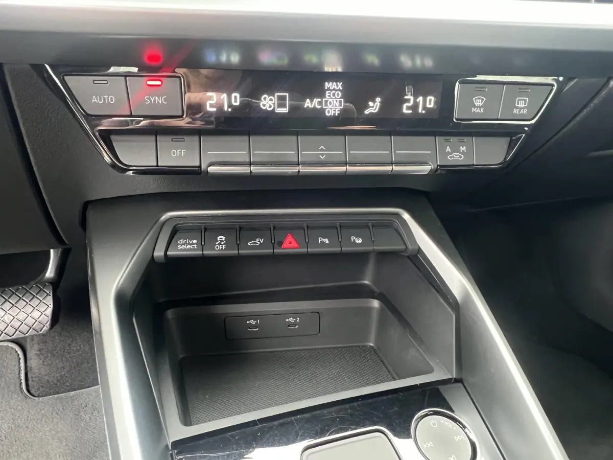40 TFSI e Business edition 150 KW 204 pk Carplay Parkeerhulp