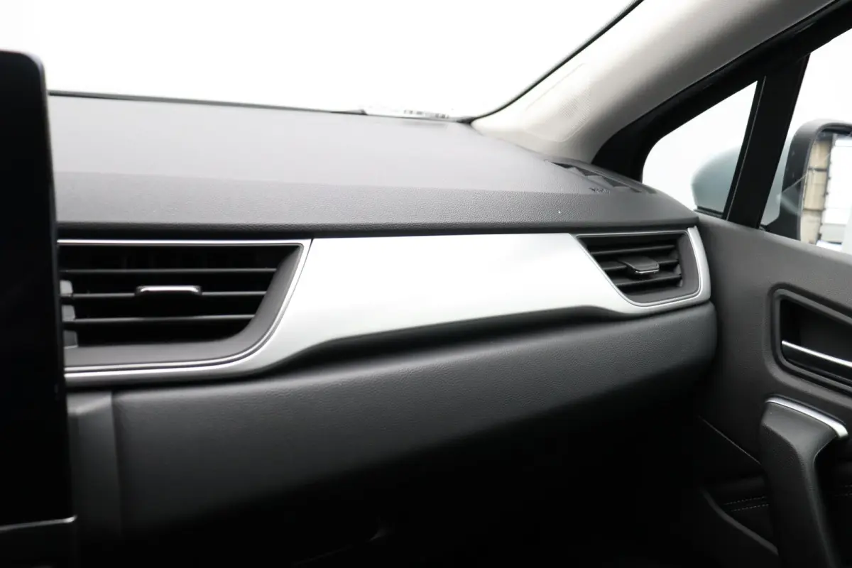 E-Tech Hybrid 145PK Techno | Grootscherm navigatie | Digitaal dashboard | Achteruitrijcamera | Parkeersensoren voor/achter | Camera |