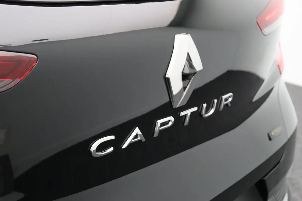 E-Tech Hybrid 145PK Techno | Grootscherm navigatie | Digitaal dashboard | Achteruitrijcamera | Parkeersensoren voor/achter | Camera |