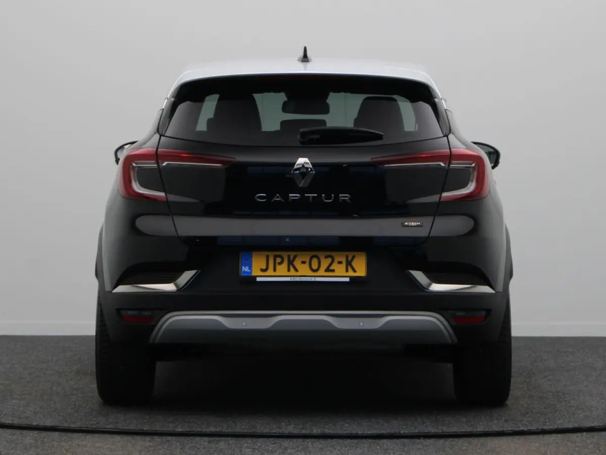 E-Tech Hybrid 145PK Techno | Grootscherm navigatie | Digitaal dashboard | Achteruitrijcamera | Parkeersensoren voor/achter | Camera |