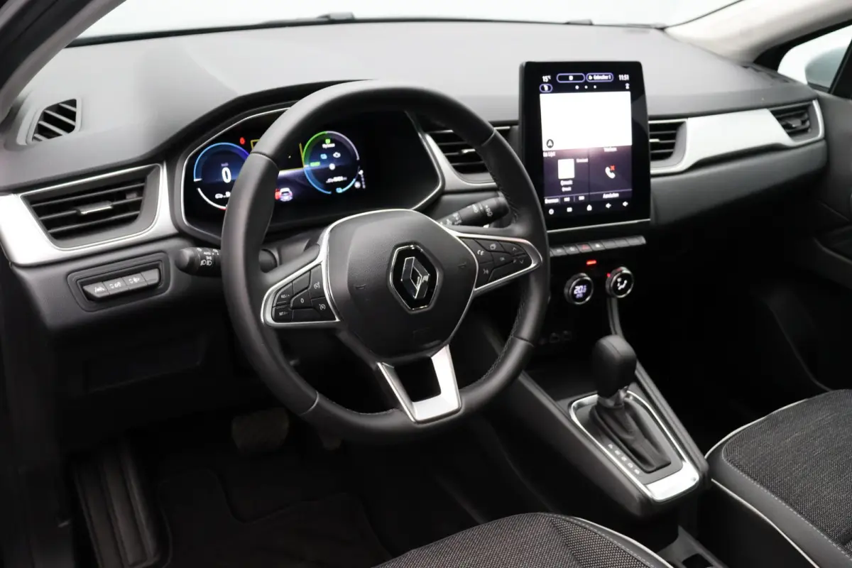 E-Tech Hybrid 145PK Techno | Grootscherm navigatie | Digitaal dashboard | Achteruitrijcamera | Parkeersensoren voor/achter | Camera |