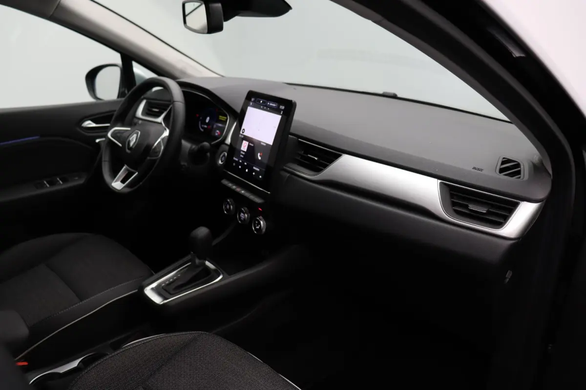 E-Tech Hybrid 145PK Techno | Grootscherm navigatie | Digitaal dashboard | Achteruitrijcamera | Parkeersensoren voor/achter | Camera |