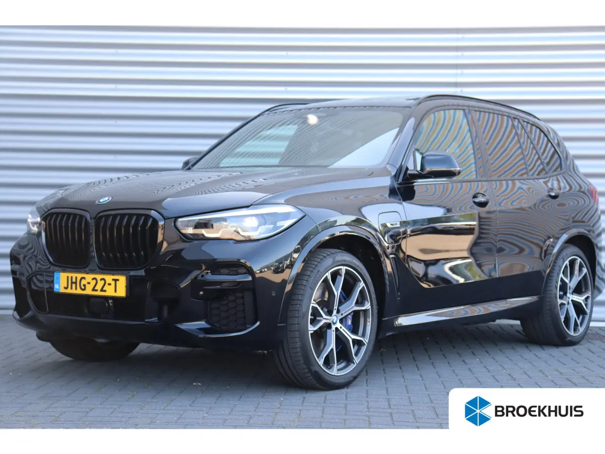 XDRIVE45E 394PK HIGH EXECUTIVE M-SPORT AUTOMAAT SOH 100% / NAVI / LEDER / FULL-LED / CLIMA / 21" LMV / KEYLESS / 360 CAMERA / PANO. DAK / SOFT-CLOSE / LUCHTVERING / ORG. NL. / ADAPT. CRUISEC