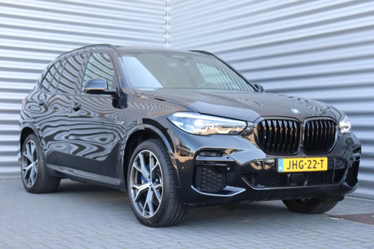XDRIVE45E 394PK HIGH EXECUTIVE M-SPORT AUTOMAAT SOH 100% / NAVI / LEDER / FULL-LED / CLIMA / 21" LMV / KEYLESS / 360 CAMERA / PANO. DAK / SOFT-CLOSE / LUCHTVERING / ORG. NL. / ADAPT. CRUISEC