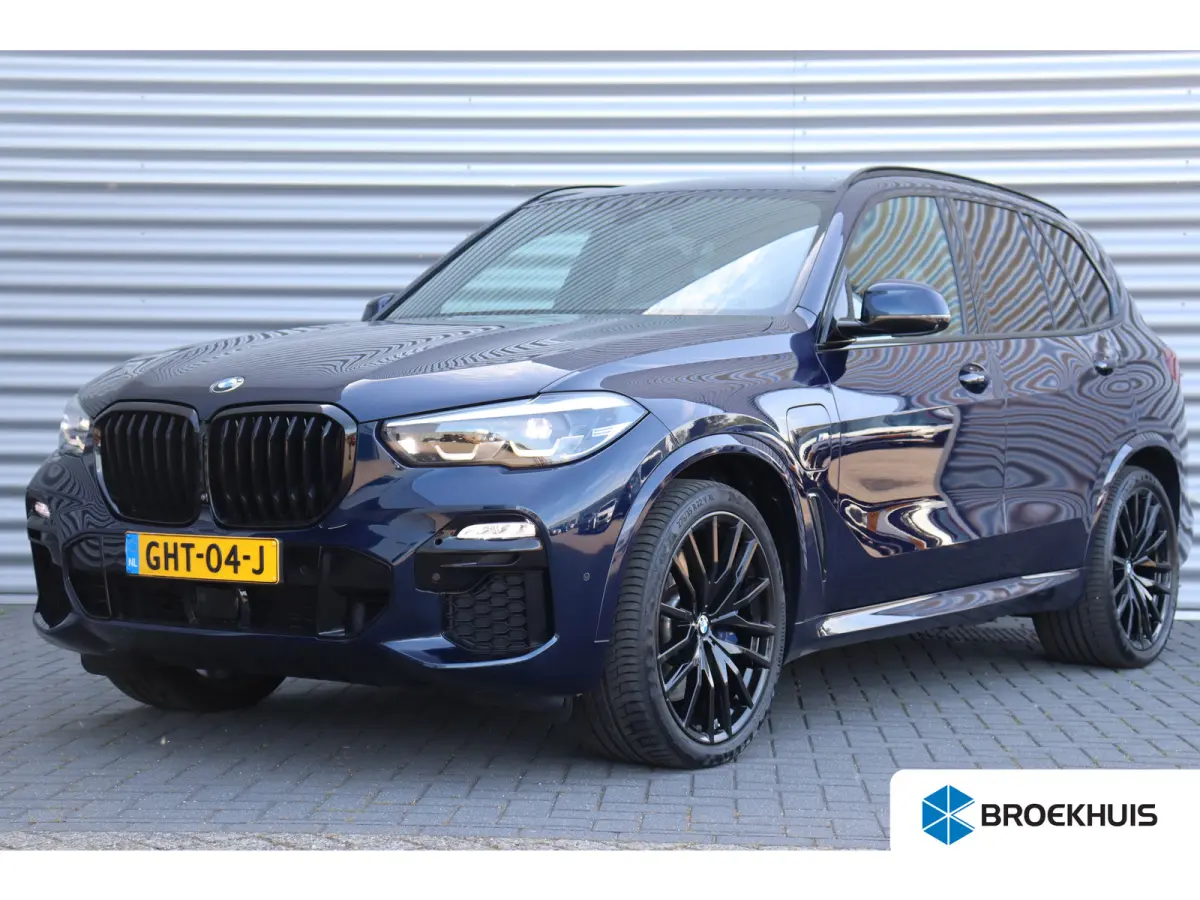 XDRIVE45E 394PK HIGH EXECUTIVE M-SPORT AUTOMAAT SOH 89% / NAVI / LEDER / FULL-LED / CLIMA / 22" LMV / KEYLESS / CAMERA / LUCHTVERING / CRUISECONTROL / WINTERPAKKET !!