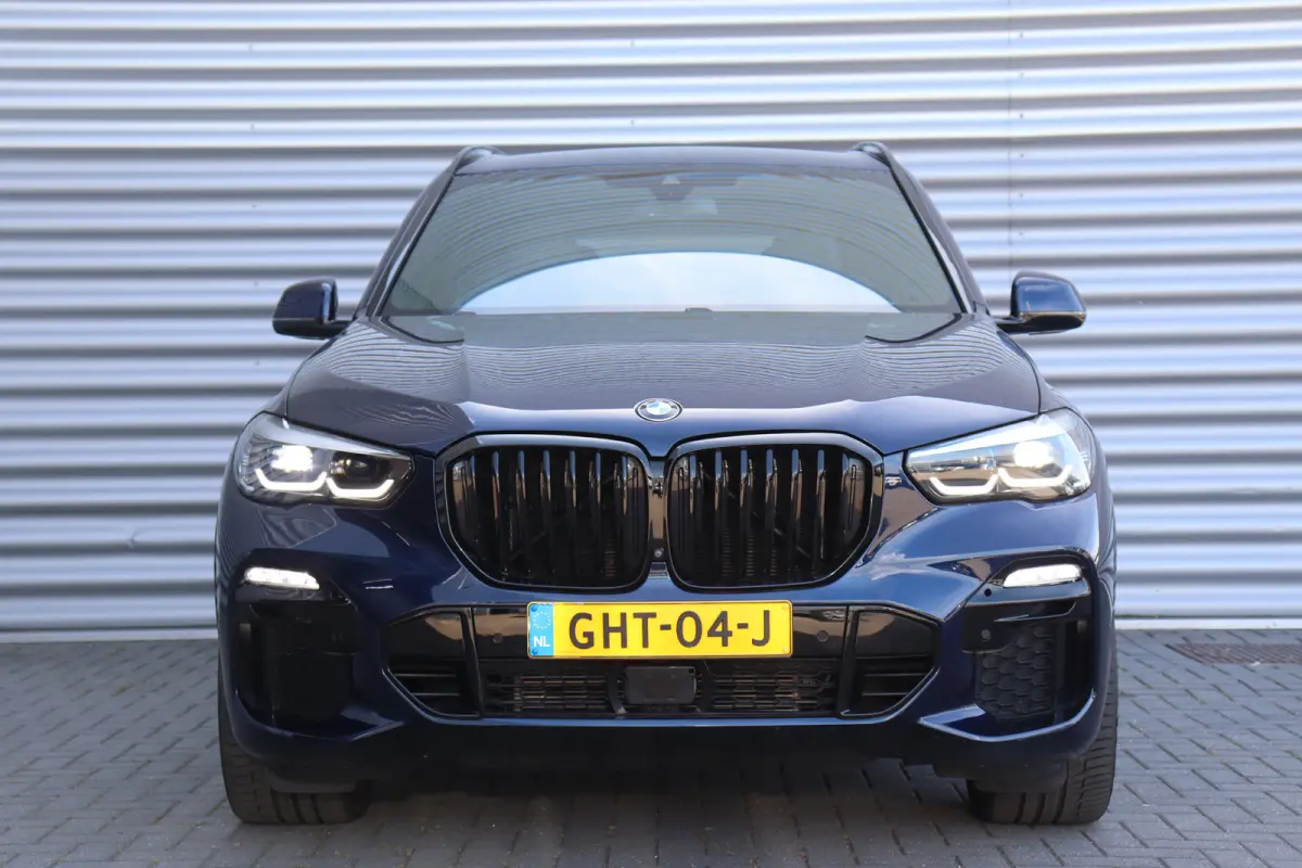 XDRIVE45E 394PK HIGH EXECUTIVE M-SPORT AUTOMAAT SOH 89% / NAVI / LEDER / FULL-LED / CLIMA / 22" LMV / KEYLESS / CAMERA / LUCHTVERING / CRUISECONTROL / WINTERPAKKET !!