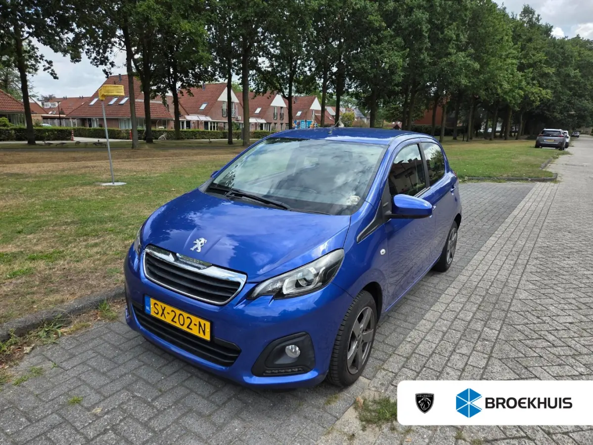 | Airco | Telefoon | Mistlampen | L.M. velgen | Achterbank in delen neerklapbaar | Airco | Airco (handmatig)