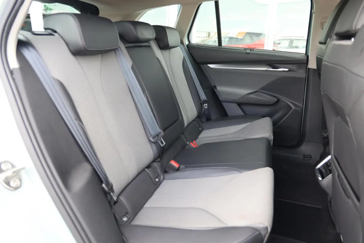60|SOH 93%|Trekhaak|Apple Carplay+Android auto|Cruise|3-Fase