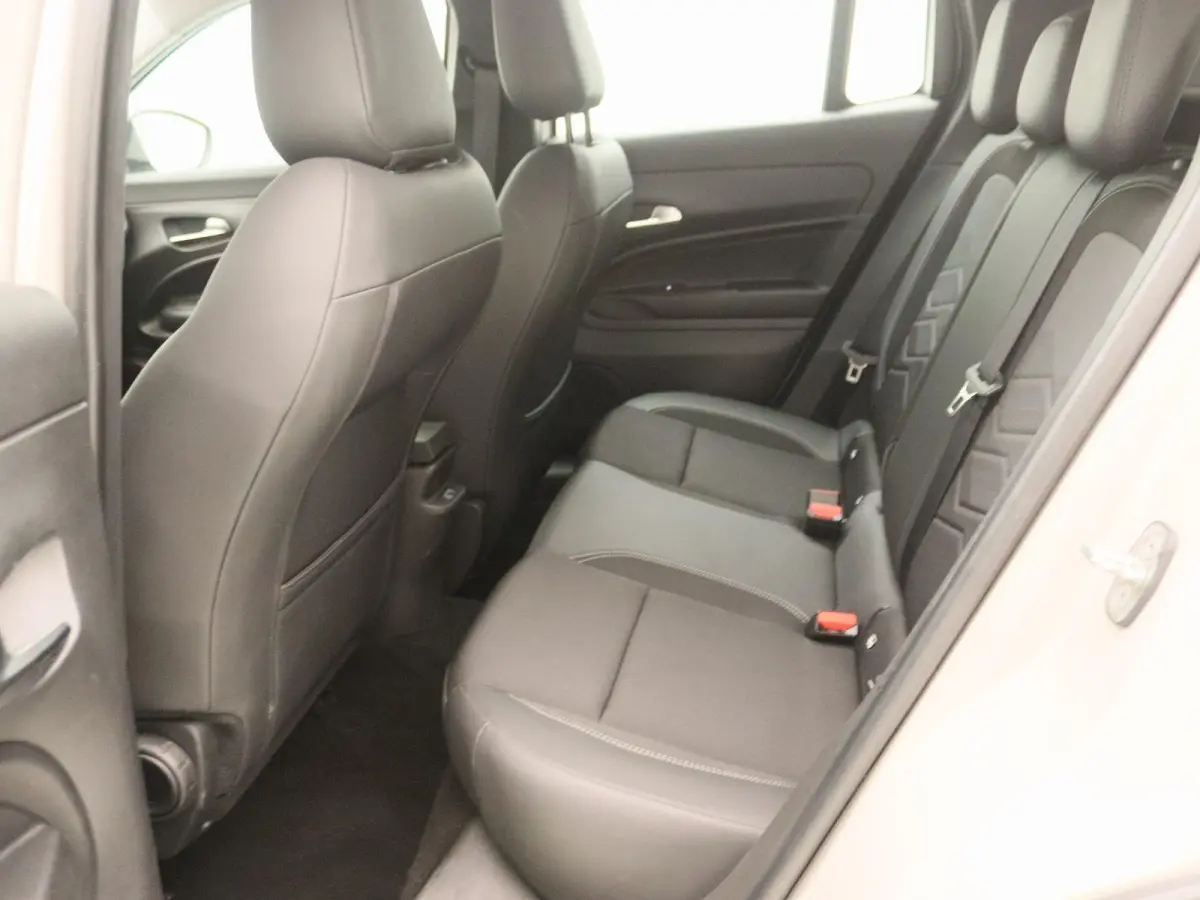 1.2 e-Hybrid Altitude | Camera | Apple Carplay | Climate Control |