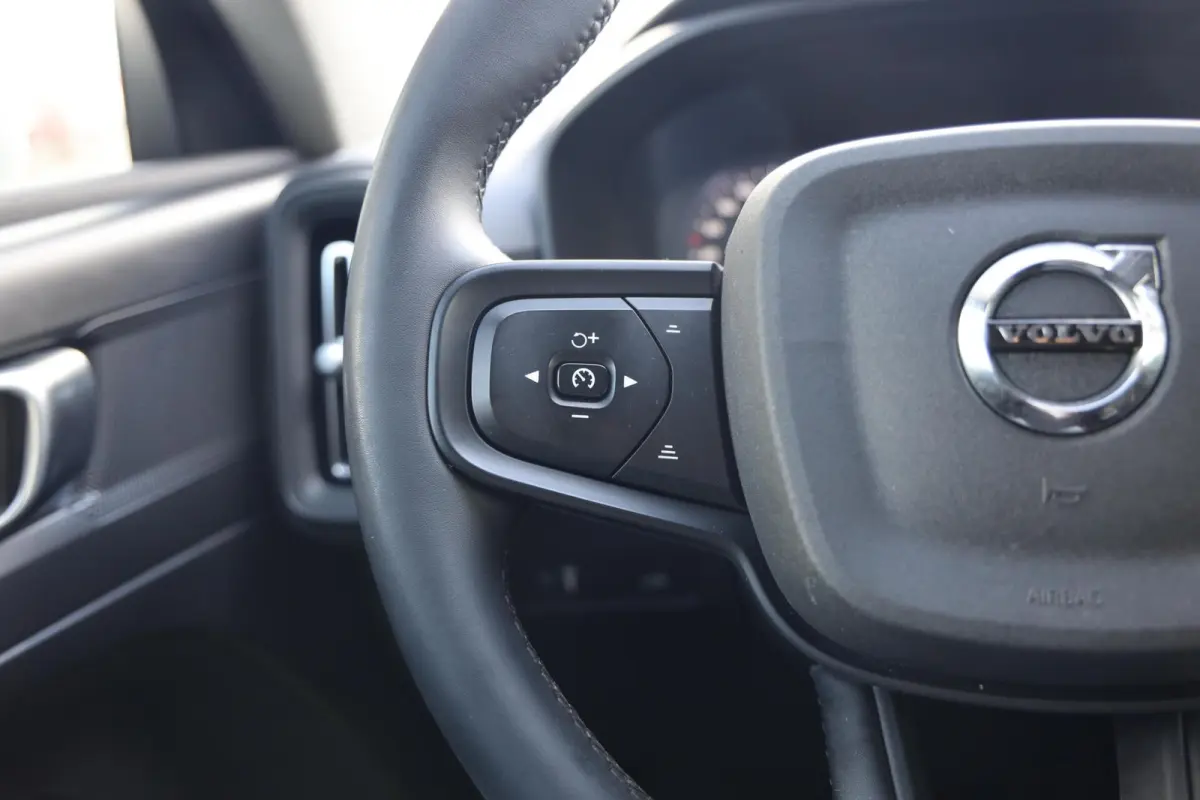 1.5 T2 Momentum Core|Automaat|LED|Camera|Cruise|Navi|Clima