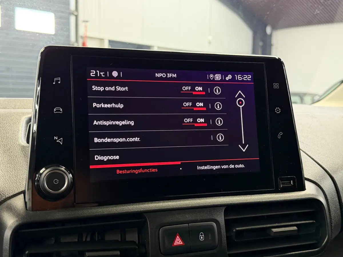 1.2 PureTech CarPlay Camera BTW